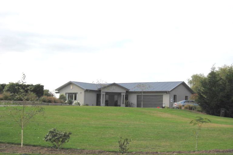 Photo of property in 16 Grove Avenue, Weston, Oamaru, 9401