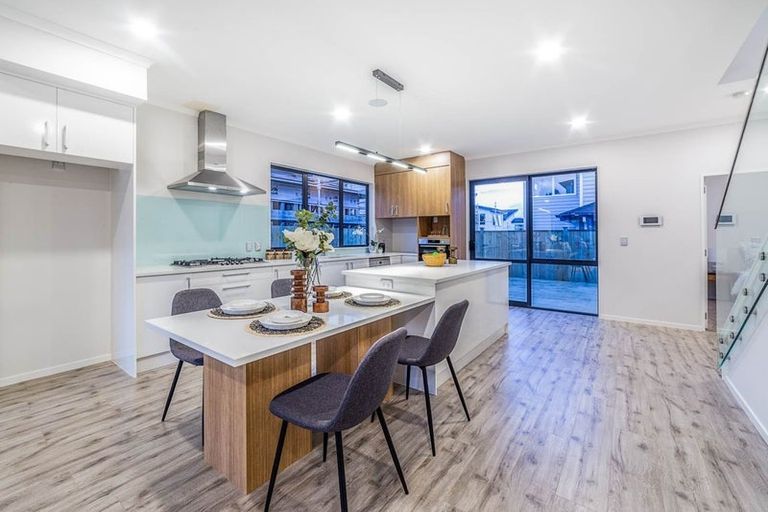Photo of property in 11 Thomas Rielly Avenue, Hobsonville, Auckland, 0616