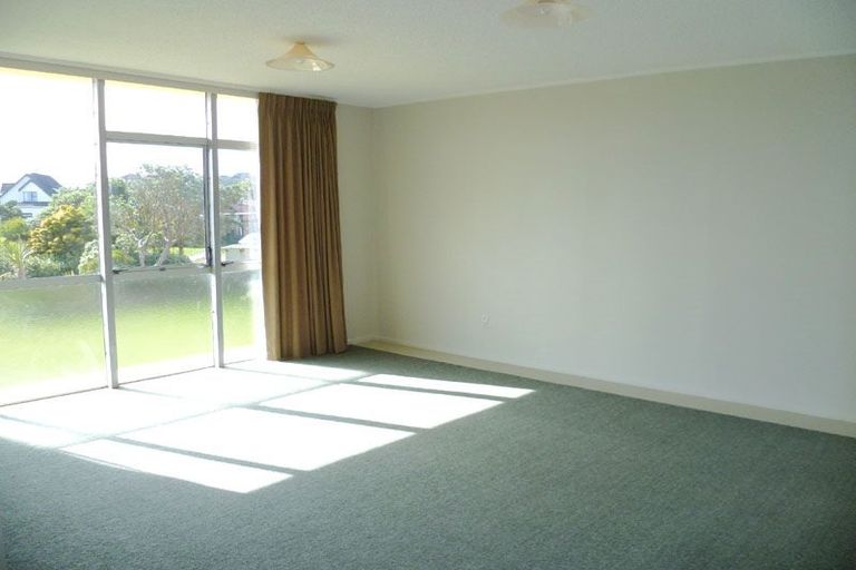 Photo of property in 23 Rangitane Street, Maupuia, Wellington, 6022