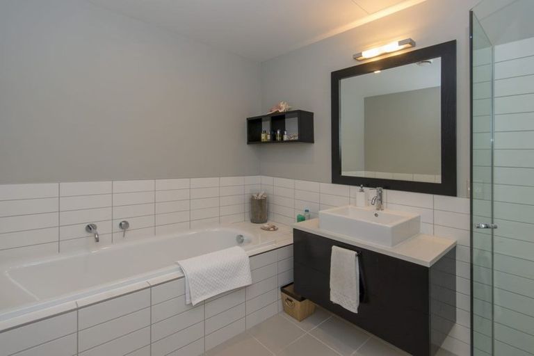 Photo of property in 9 Chews Lane, Wellington Central, Wellington, 6011