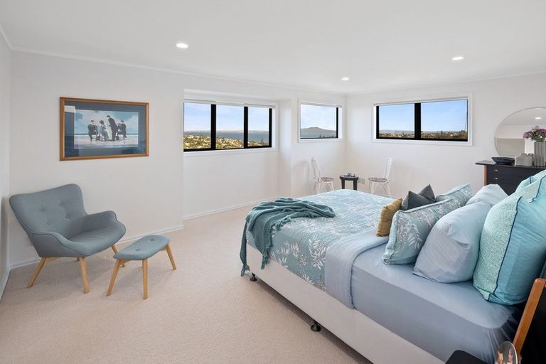 Photo of property in 4 Calypso Place, Rothesay Bay, Auckland, 0630