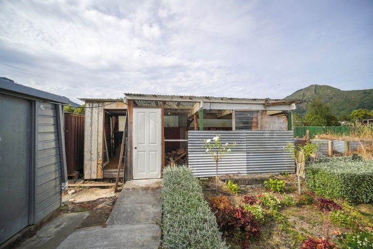 Photo of property in 22 Hampden Street, Murchison, 7007