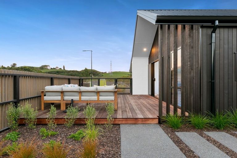 Photo of property in 14 Hayward Place, Ohauiti, Tauranga, 3112