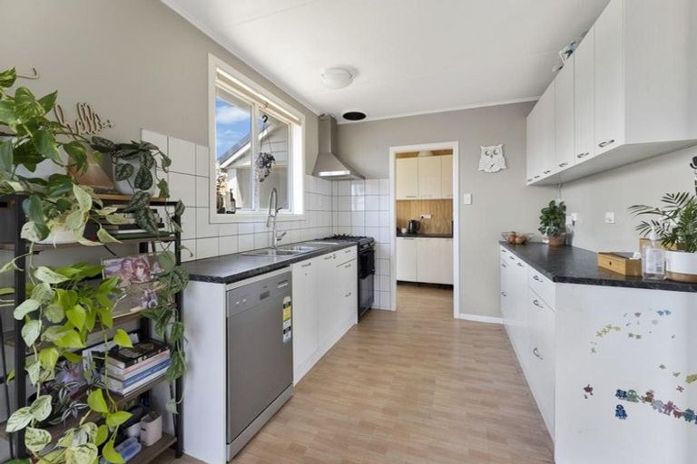 Photo of property in 30 Richmond Street, Waitara, 4320