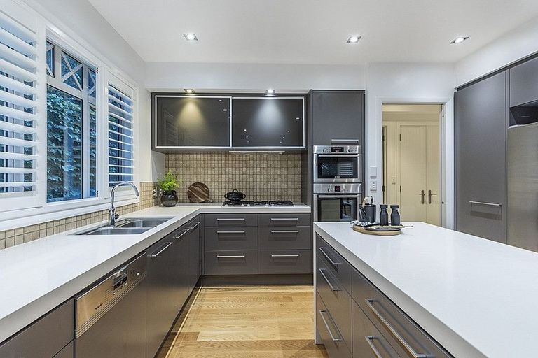 Photo of property in 270 Hurstmere Road, Takapuna, Auckland, 0622