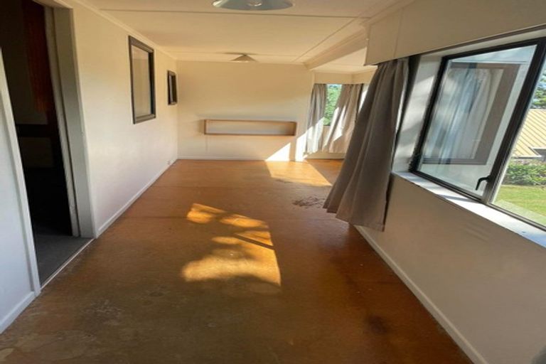 Photo of property in 84 Island Bay Road, Beach Haven, Auckland, 0626