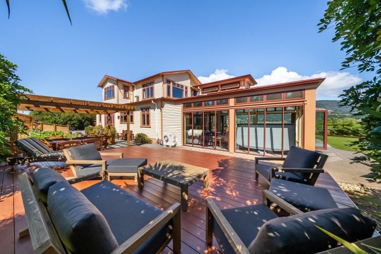 Photo of property in 10 Rural View Way, Maymorn, Upper Hutt, 5018