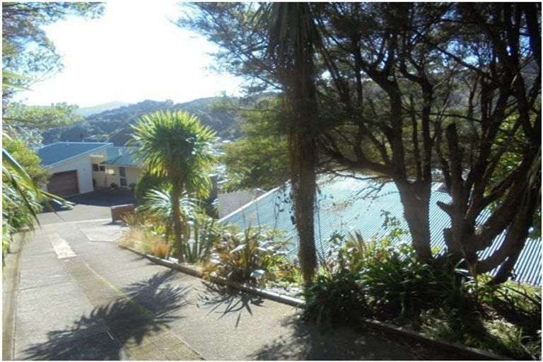 Photo of property in 57 Waitohu Road, York Bay, Lower Hutt, 5013