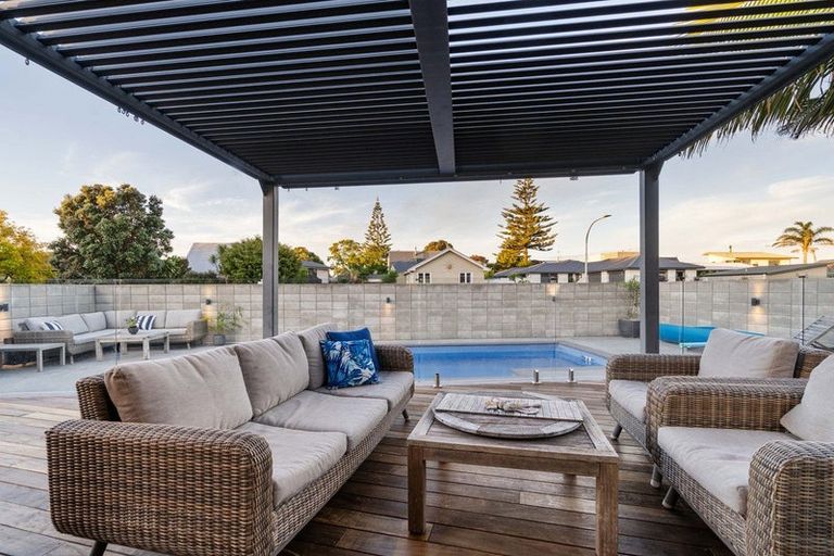 Photo of property in 112 Dickson Road, Papamoa Beach, Papamoa, 3118