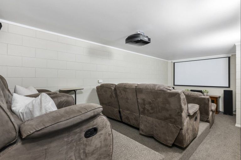 Photo of property in 55 St Annes Crescent, Wattle Downs, Auckland, 2103