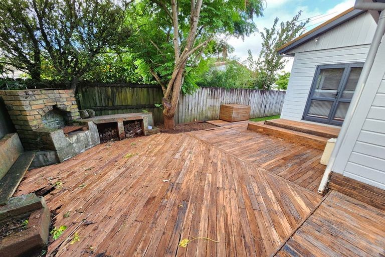 Photo of property in 1/90 Clevedon Road, Papakura, 2110