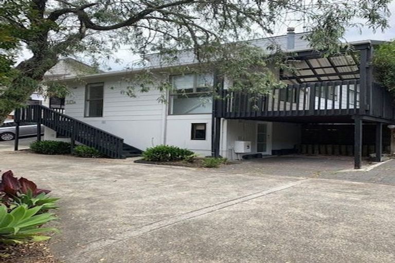 Photo of property in 1/10 Newstead Avenue, Browns Bay, Auckland, 0632