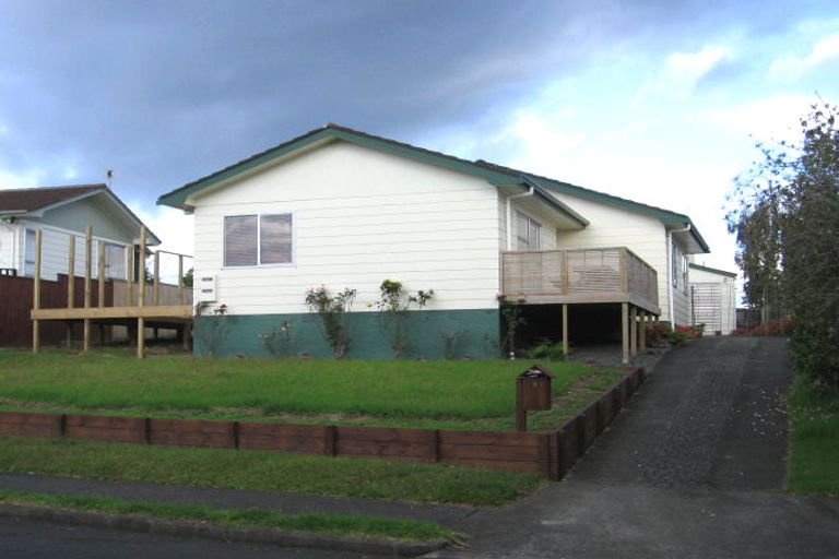 Photo of property in 3 Hazelmay Place, Bucklands Beach, Auckland, 2014