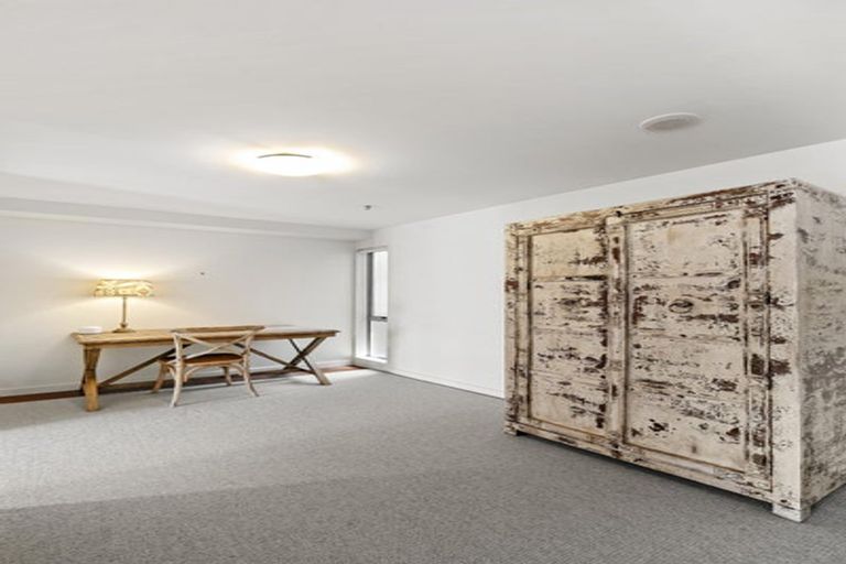 Photo of property in Aqua, 11/74 Oriental Parade, Oriental Bay, Wellington, 6011