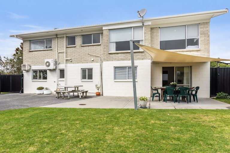 Photo of property in 20 Matuhi Rise, Henderson, Auckland, 0612