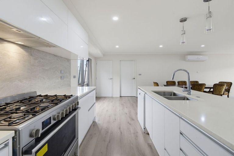 Photo of property in 126 Keri Vista Rise, Papakura, 2110