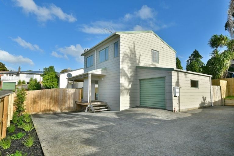 Photo of property in 2/77 Marlborough Avenue, Glenfield, Auckland, 0629