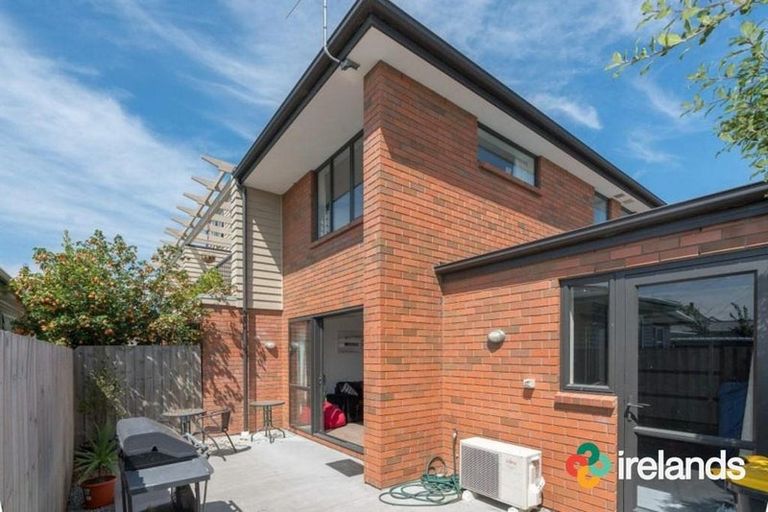 Photo of property in 1/82 Packe Street, Edgeware, Christchurch, 8013