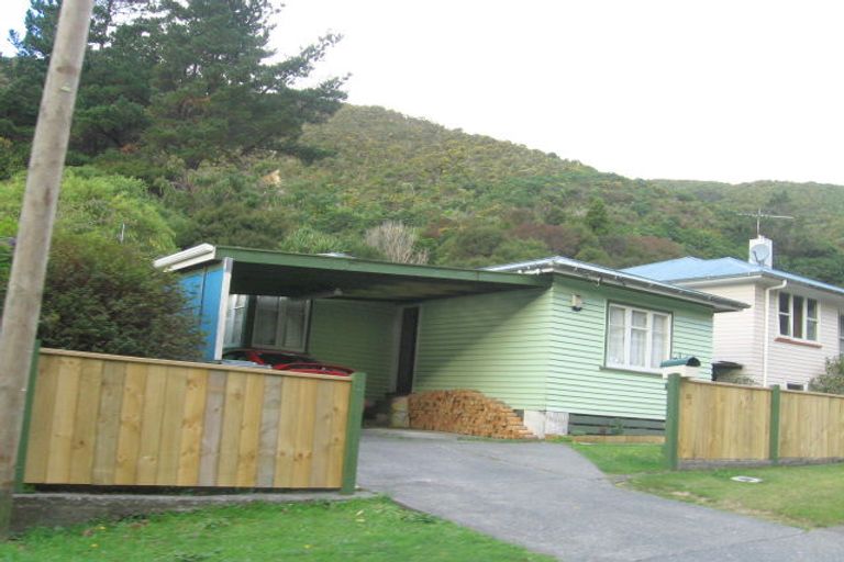 Photo of property in 23 Sunny Grove, Wainuiomata, Lower Hutt, 5014