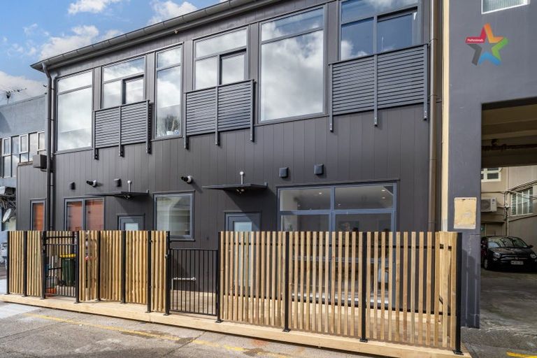 Photo of property in 221b High Street, Hutt Central, Lower Hutt, 5010