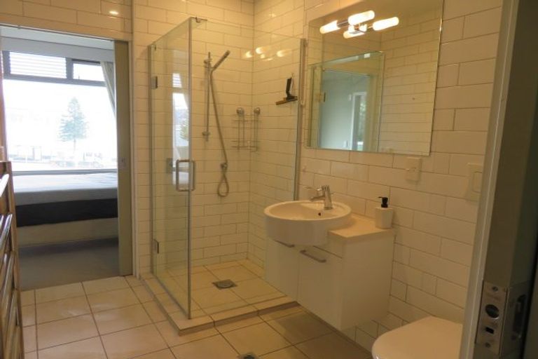 Photo of property in The Capital, 2/370 Oriental Parade, Oriental Bay, Wellington, 6011