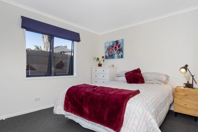 Photo of property in 24 Saint Heliers Place, Papamoa Beach, Papamoa, 3118