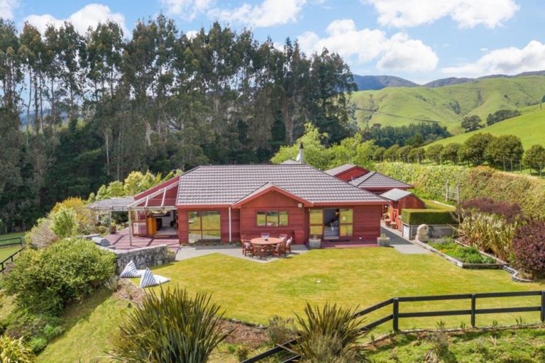Photo of property in 88 Russells Road, Whitemans Valley, Upper Hutt, 5371