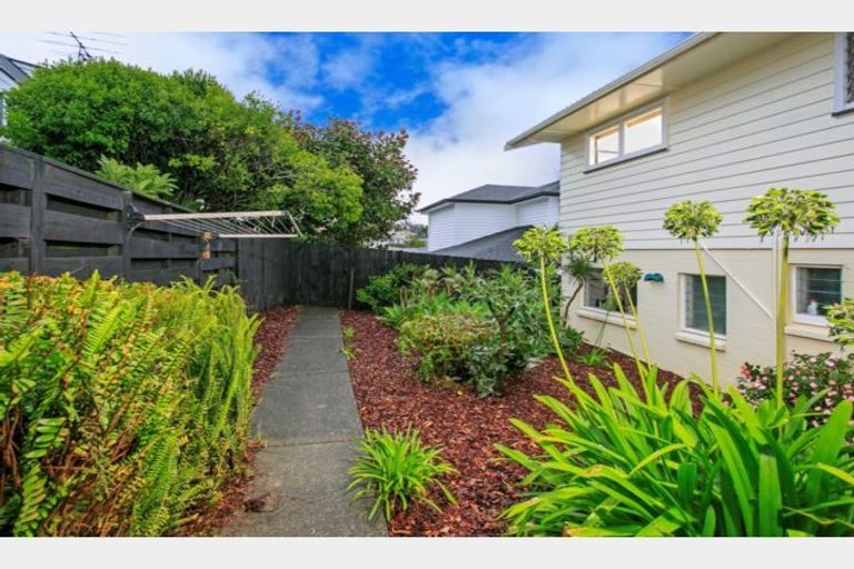 Photo of property in 34b Velma Road, Hillcrest, Auckland, 0627