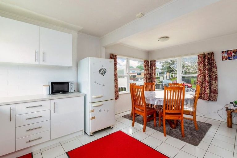 Photo of property in 13 Minton Place, Manurewa, Auckland, 2102