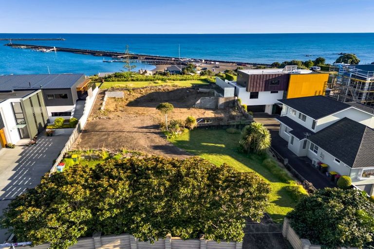 Photo of property in 38 Birdwood Avenue, Moturoa, New Plymouth, 4310