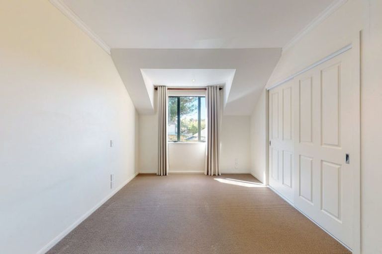 Photo of property in 35 Futuna Close, Karori, Wellington, 6012