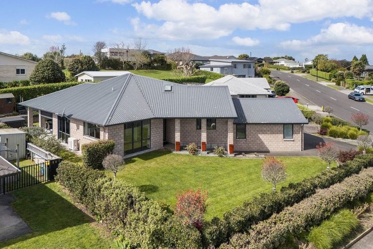 Photo of property in 70 Margaret Drive, Omokoroa, 3114