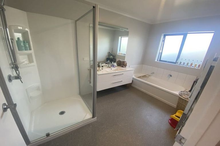 Photo of property in 13 Muirhill Place, Pokeno, 2402