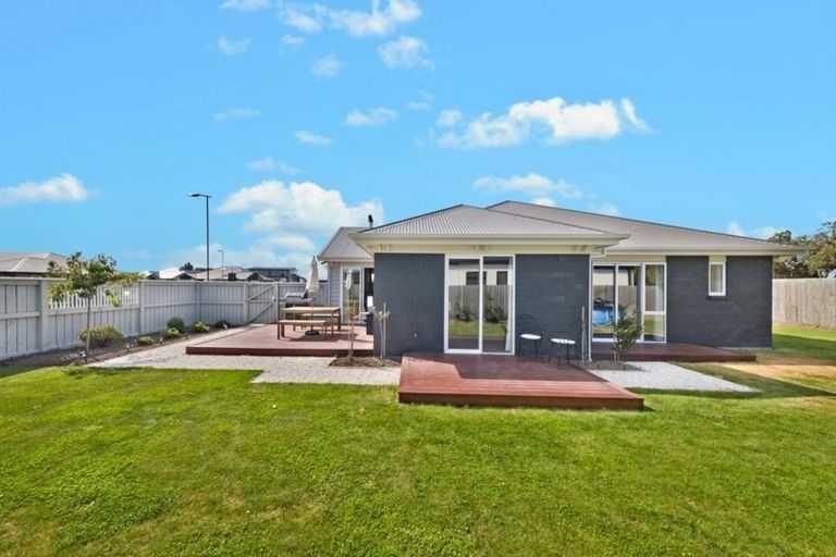 Photo of property in 14 Little Gem Road, Hornby, Christchurch, 8025