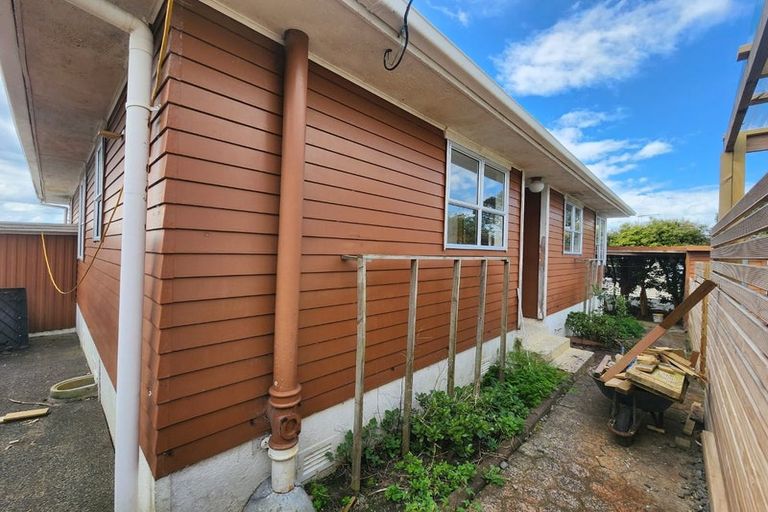 Photo of property in 41 Parrs Cross Road, Henderson, Auckland, 0612