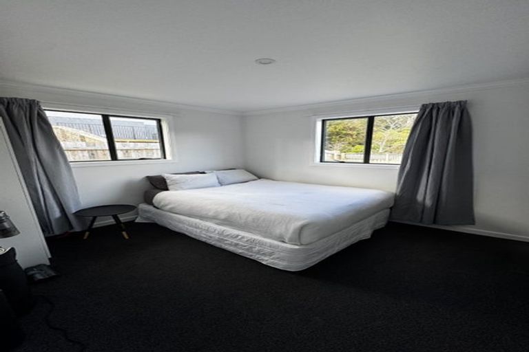 Photo of property in 2/5 Montgomery Street, Stokes Valley, Lower Hutt, 5019