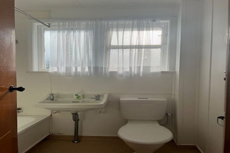 Photo of property in 388-390 George Street, Stokes Valley, Lower Hutt, 5019