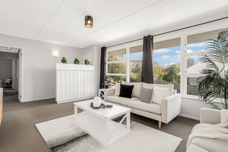 Photo of property in 18 Beazley Avenue, Paparangi, Wellington, 6037