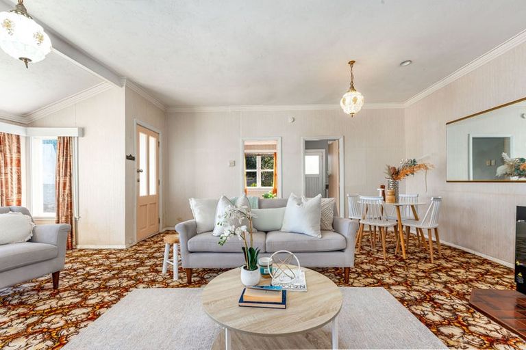 Photo of property in 17 Moana Road, Plimmerton, Porirua, 5026