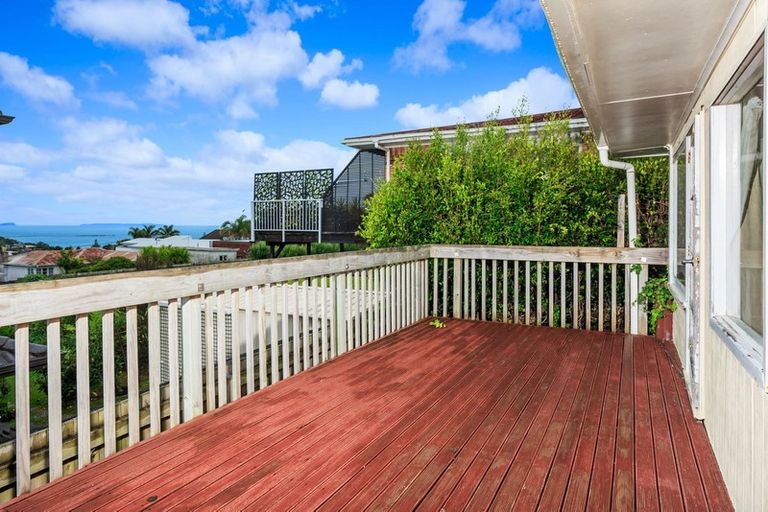 Photo of property in 615 Beach Road, Rothesay Bay, Auckland, 0630