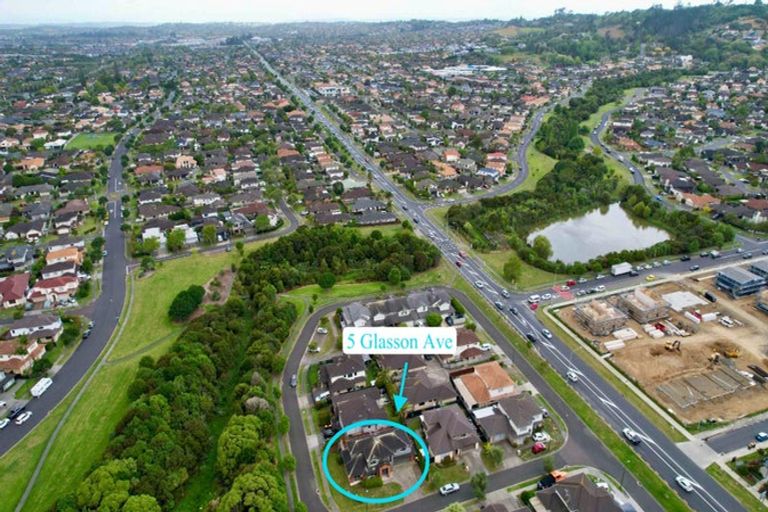 Photo of property in 5 Glasson Avenue, Flat Bush, Auckland, 2016