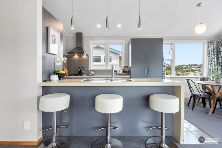 Photo of property in 8 Peach Tree Grove, Maungaraki, Lower Hutt, 5010