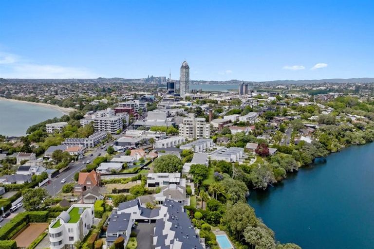 Photo of property in 204 Hurstmere Road, Takapuna, Auckland, 0622