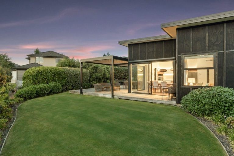 Photo of property in 1 Kirimoko Crescent, Wanaka, 9305