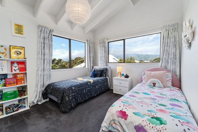 Photo of property in 106 Field Way, Waikanae Beach, Waikanae, 5036