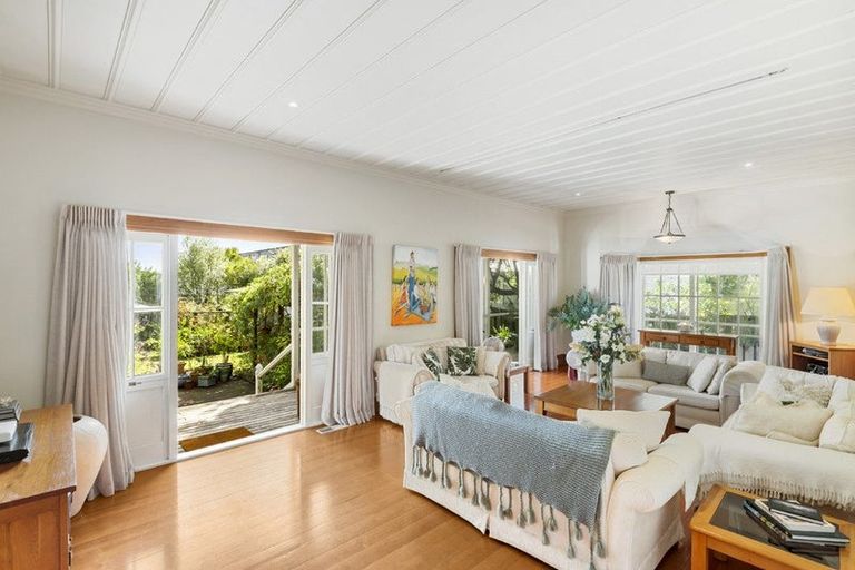 Photo of property in 5 Bayview Road, Hauraki, Auckland, 0622