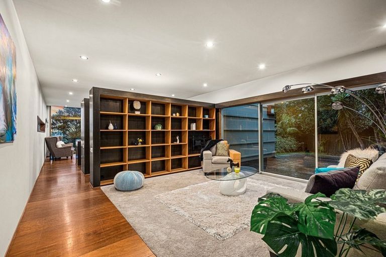 Photo of property in 8a Wairata Place, Te Atatu South, Auckland, 0610