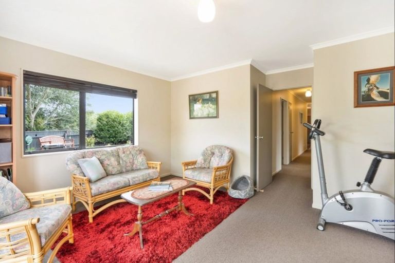 Photo of property in 5 Fytfield Place, Paraparaumu, 5032