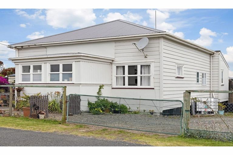 Photo of property in 3 Linley Crescent, Te Kopuru, 0391