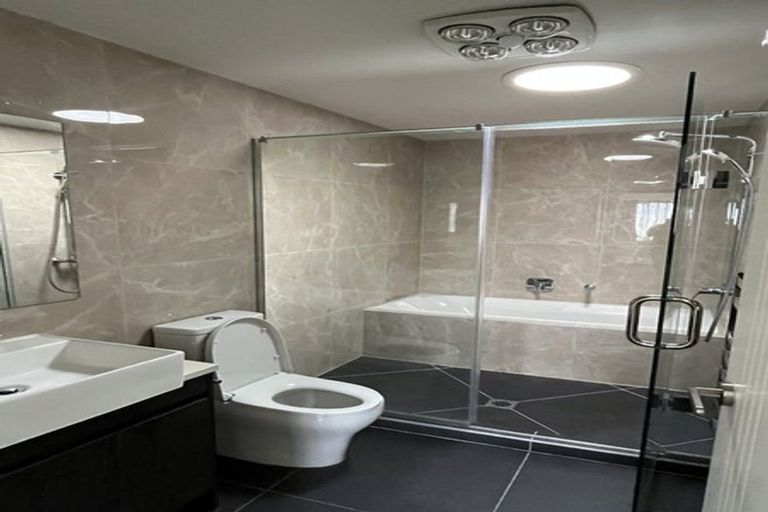 Photo of property in 17 Waru Lane, Te Atatu Peninsula, Auckland, 0610